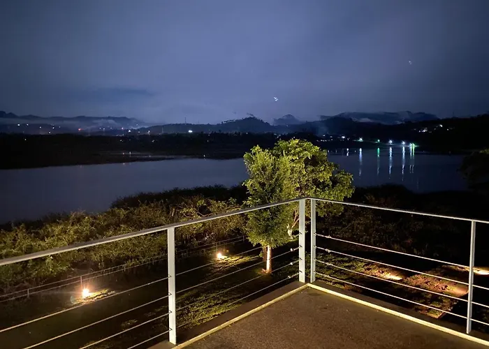 Escala Lake Kandy